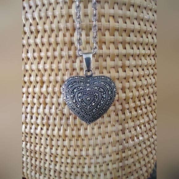 Sterling Silver Marcasite Heart Pendant - Picture 8 of 8